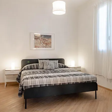 H11 Nido Del Gabbiano Centro - דירה